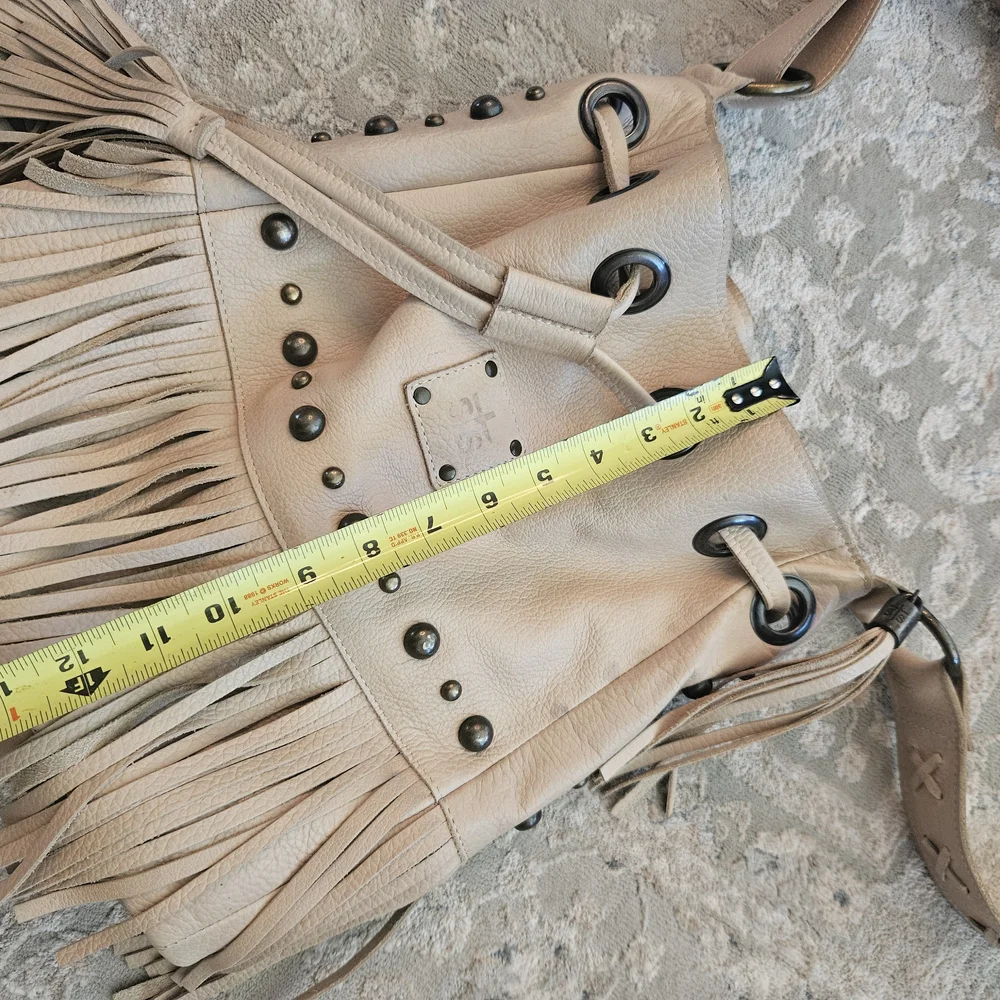 STS RANCHWEAR conceal Carry Elegant Cream Crossbody Bag with Fringe - Picture 16 of 17